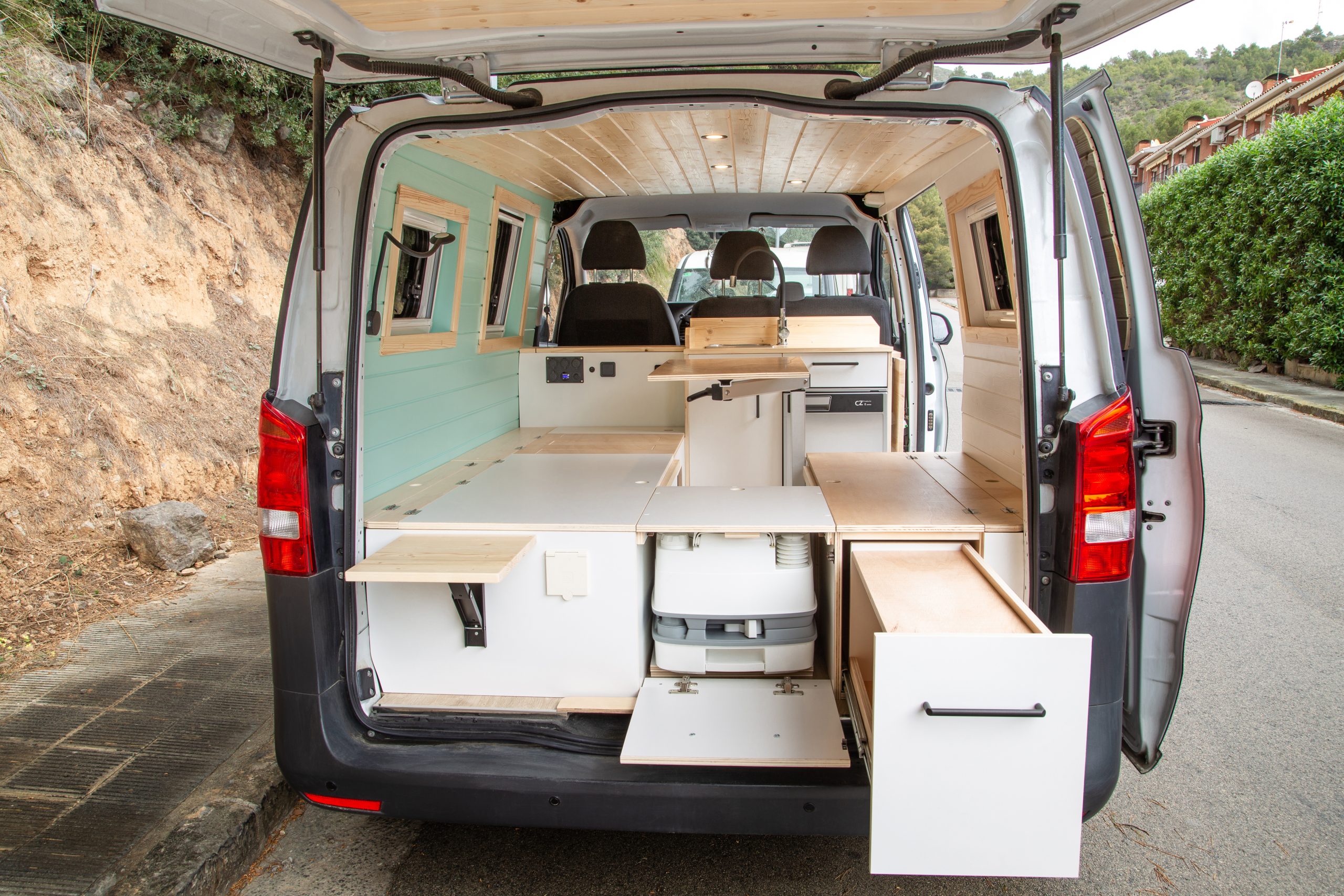 7-vivavan-mercedes-vito-camper